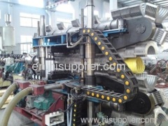 Corrugated pipe extruding machine