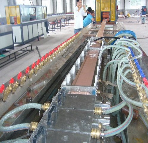 WPC profile extruding line