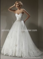 2011 Hot-selling sweetheart chapel train embroidered ball gown wedding dress