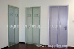 Magnetic screen door curtain bugs off magic mesh