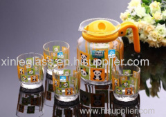 Glass cups set with glass pot