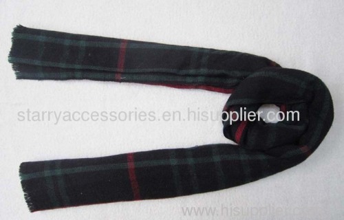 50% acrylic 50% wool dark green knitted scarf