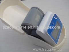 Wrist blood pressure meter with voice medical market use