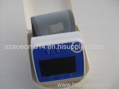 Wrist blood pressure meter with voice medical market use