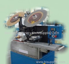 Rubber sealing strip extrusion machine