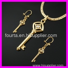 18k gold key jewelry