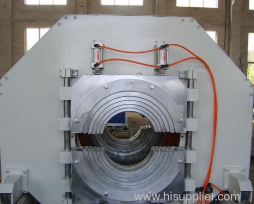 Pipe cutting machine for pvc material