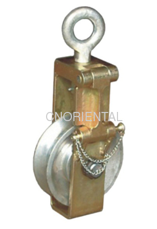 Conductor sagging end pulley block