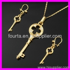 key shape 18k gold plated set