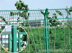 Highway wire mesh fence