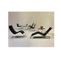 Rohe Chaise Longue by Mies Van Der Rohe