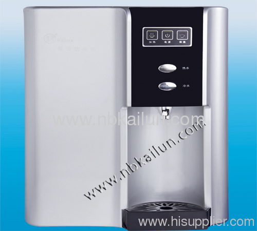 Wall-mounted pipeline water dispenser