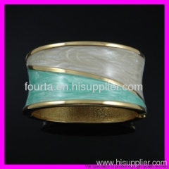 fallon hot 18k gold plated bangle