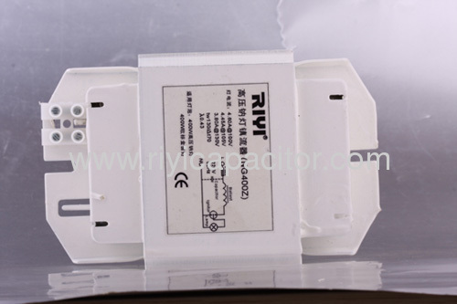 Magnetic ballast for HID lamps