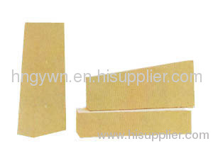 Refractory brick