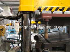clamp molds; electronic magnet clamping