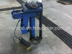 Hydraulic chained clamp