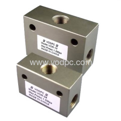 Pneumatic shuttle valve