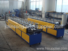 Roll forming machine