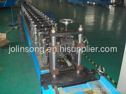 Octagonal tube forming machine