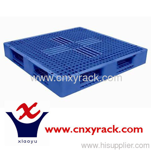 plastic pallet