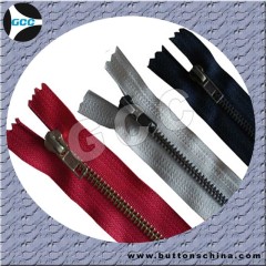 METAL ZIPPER Excellent Fluency. Nylon plastic or metal zipper and slider