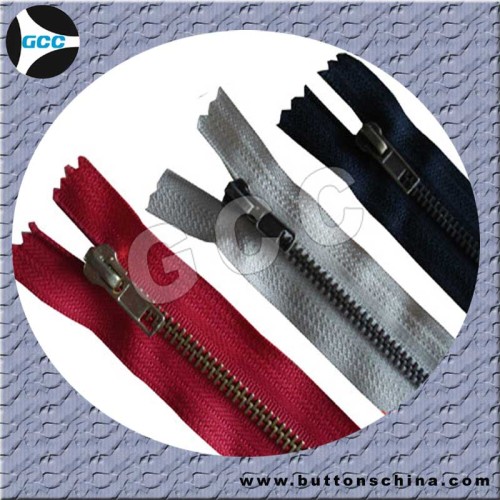 METAL ZIPPER Excellent Fluency. Nylon plastic or metal zipper and slider