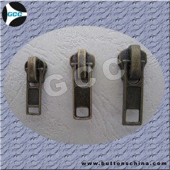 Metal slider with normal puller