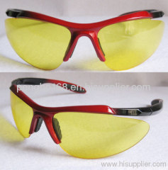 Sports glasses with PC lens