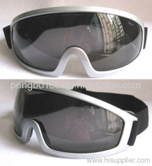 Motorcycle goggles with UV400 protection