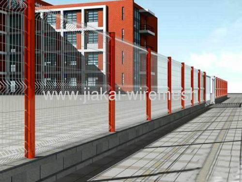 Triangular bending wire mesh fence