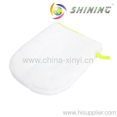 white microfiber car wash mitt