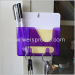 Magnetic hanger for pens