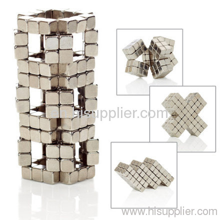 Magnetic puzzle cube