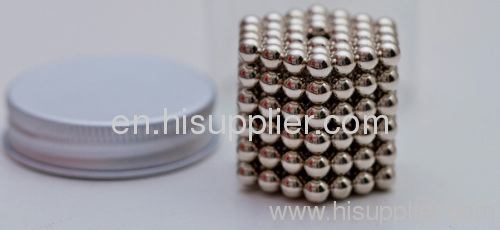 Magneic ball bearing toy