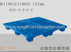 plastic pallets