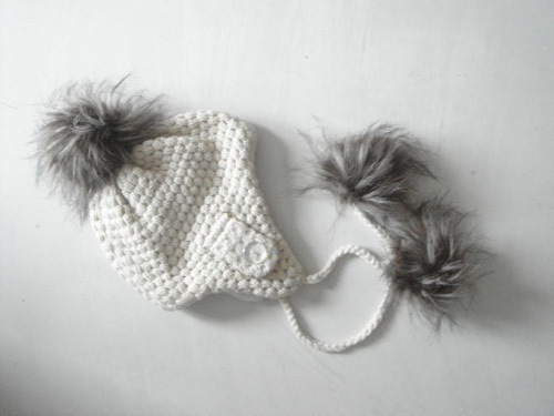 100% knitting ear flap hat