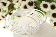 Charming fashionable silver bracelet jewelry