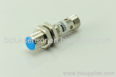 Long sensing distance proximity sensor