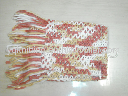 Lady acrylic knitted scarf