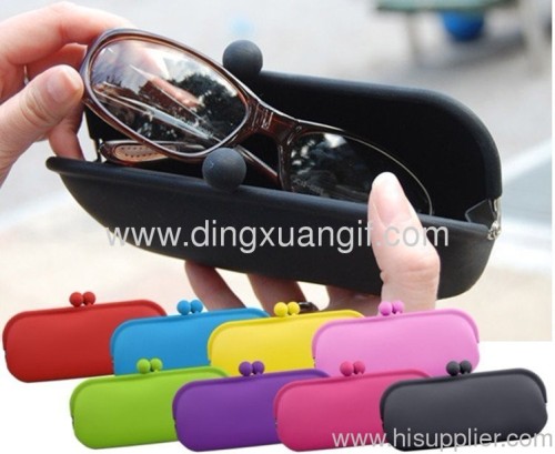 Silicone glasses pouch