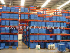 Heavy steel pallet racking