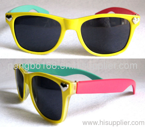 Fashion kids sunglasses with UV400 protection