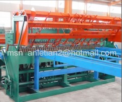 Heavy welded mesh panel welding machine