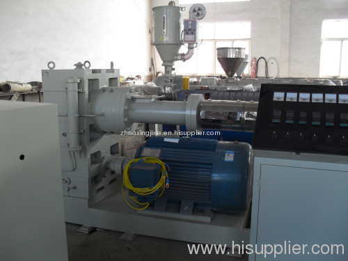 PERT pipe extruding machine