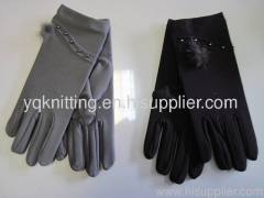 Fashion woven gloves