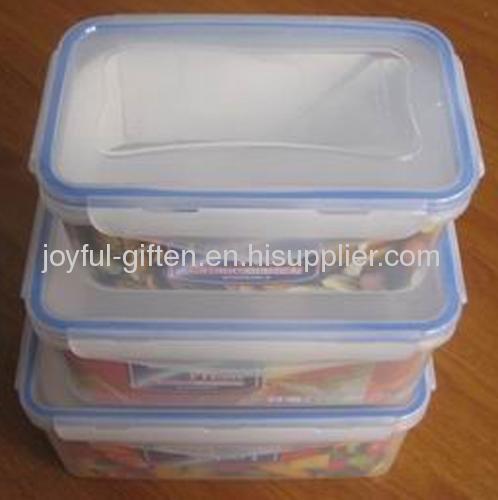 Transparent plastic food storage containers
