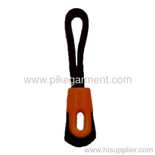 Plastic zipper pullers for bags
