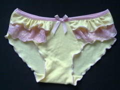 Super Soft mesh panty with ruffled lace