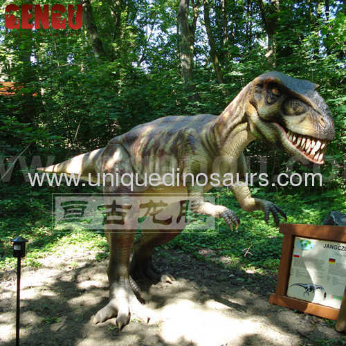 Real size animatronic dinosaur
